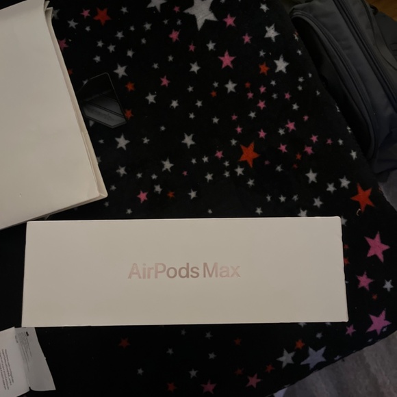 Apple AirPods Max - Picture 2 of 4